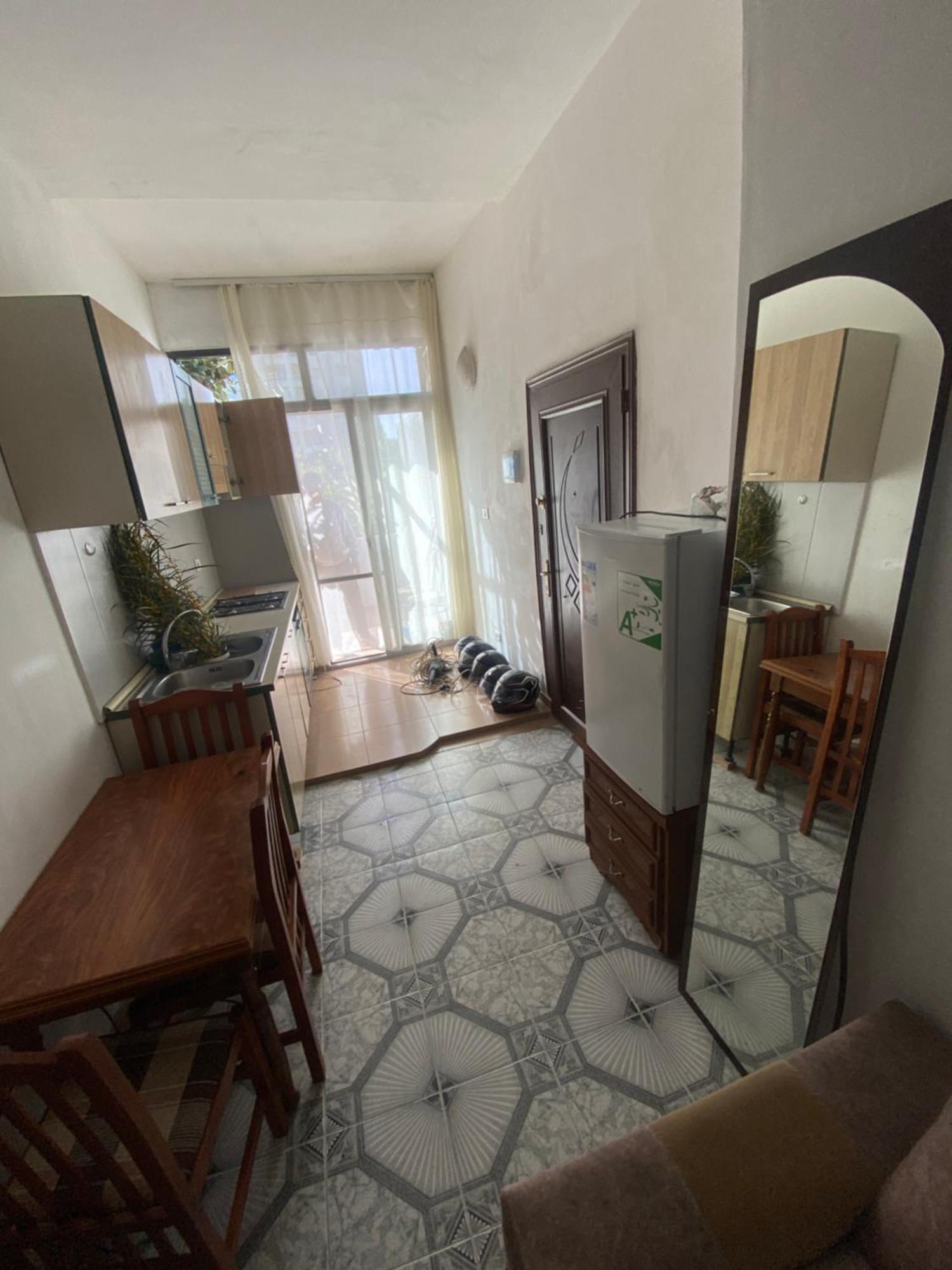 Lovely 2-Bedroom With Greenery View Durrës Esterno foto