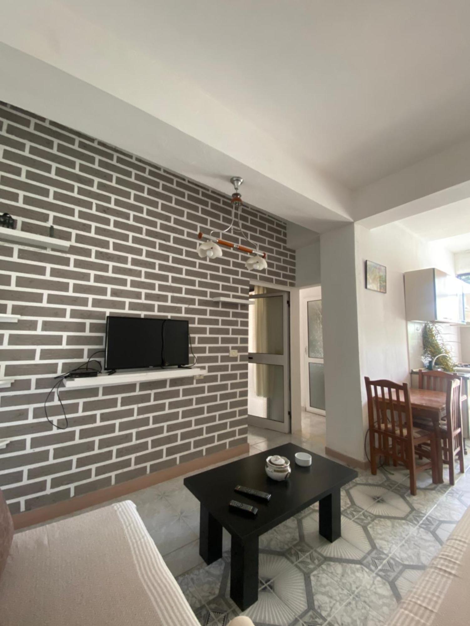 Lovely 2-Bedroom With Greenery View Durrës Esterno foto