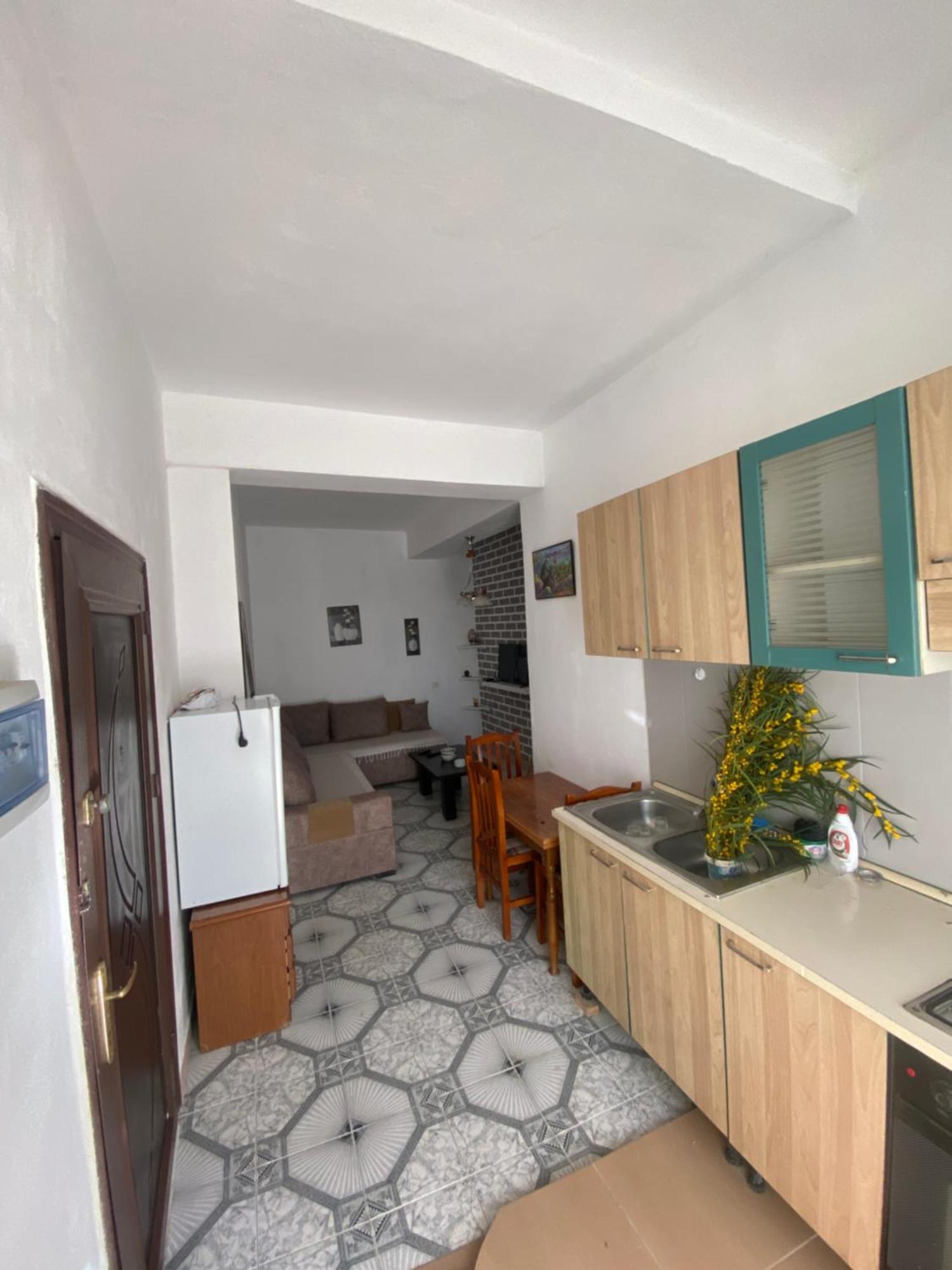 Lovely 2-Bedroom With Greenery View Durrës Esterno foto